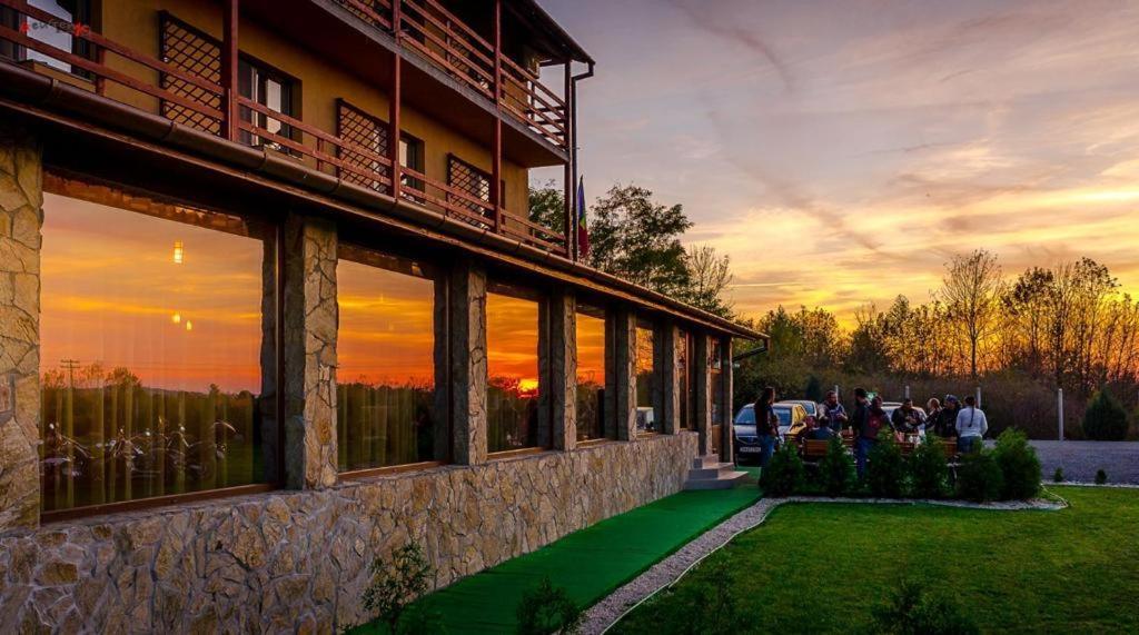 Hanul Lui Bogdan Economy Inn Făget المظهر الخارجي الصورة