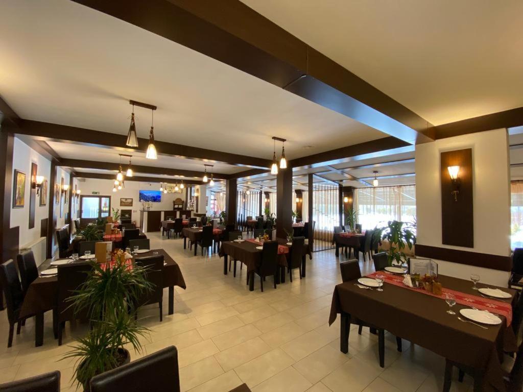 Hanul Lui Bogdan Economy Inn Făget المظهر الخارجي الصورة